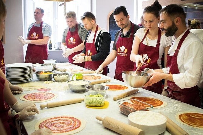 Pizza and Gelato Making Class in the Heart of Rome - The pre-cooking welcome: prosecco and Roman-style antipasti