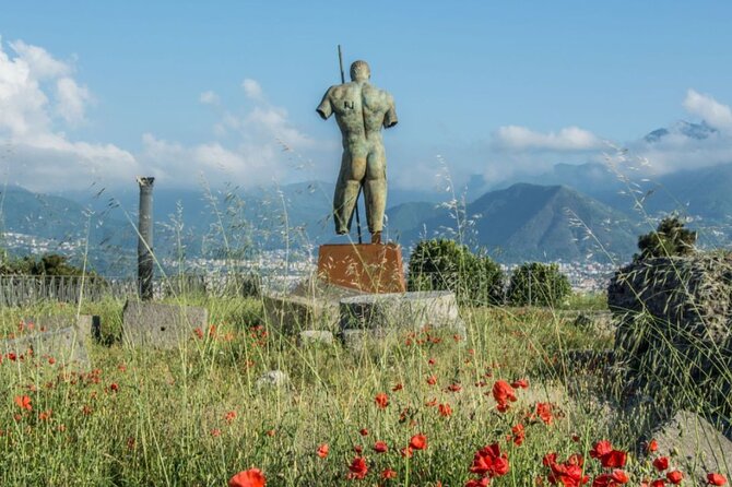 Pompeii and Naples Tour from Rome by Train with Lunch - Pizza lunch in Pompeii, plus what to know before you tip