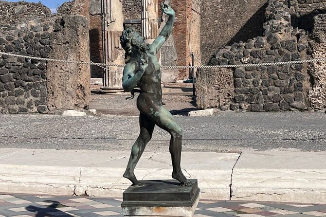 Pompeii and Naples Tour from Rome by Train with Lunch - Price and logistics: what you’re paying for at $269