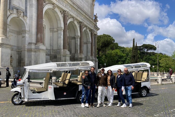 Private: 3 hours ETuk Tour in Rome - The Temple of all the deities and the Mouth of Truth pass-by