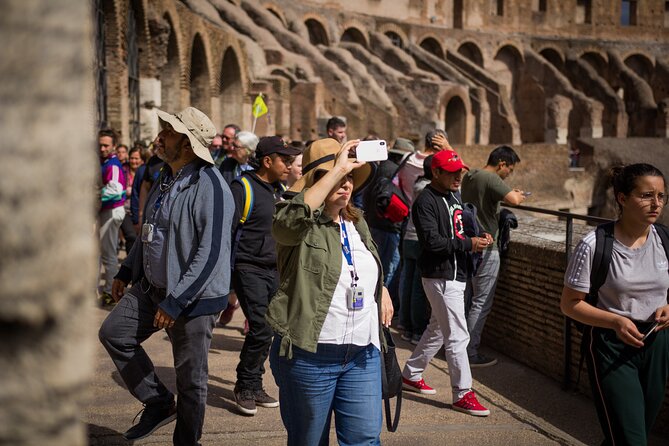 Private Colosseum, Roman Forum, and Palatine Hill Guided Tour - Meeting point, IDs, and the real-life security picture