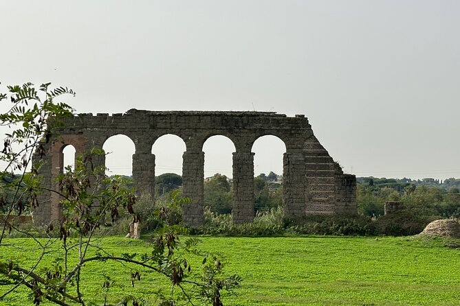 Private E-bike tour of Appian way, Aqueduct & catacombs with food - Key highlights worth your time