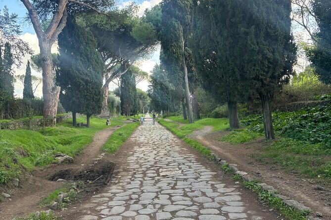 Private E-bike tour of Appian way, Aqueduct & catacombs with food - Riding Via Appia Antica: the oldest road, at a human pace