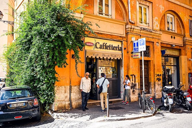 Private Rome Food Tour in the Historic Centre with 8+Tastings - Stop 6: Largo di Torre Argentina, four Roman Republican temples and Pompey’s Theatre remains