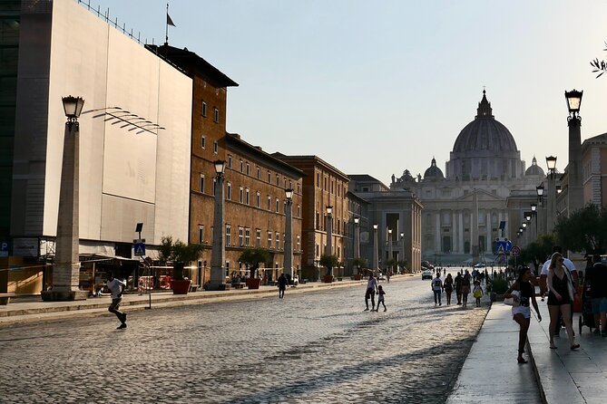 Private Tour of St Peter's Basilica with Dome Climb and Grottoes - Vatican Grottoes: St. Peter’s tomb and the feeling of older Rome