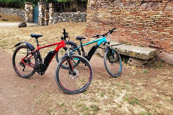Quality E-Bike Rental in Rome - Helmets, the ABUS U-Lock, and real-world safety