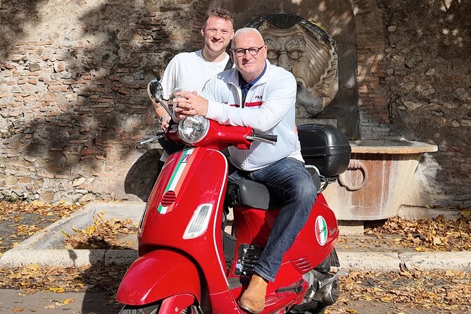 Roma Vespa Tour Pick-up from Hotel - Giardino degli Aranci on the Aventine Hill, or the Keyhole at night
