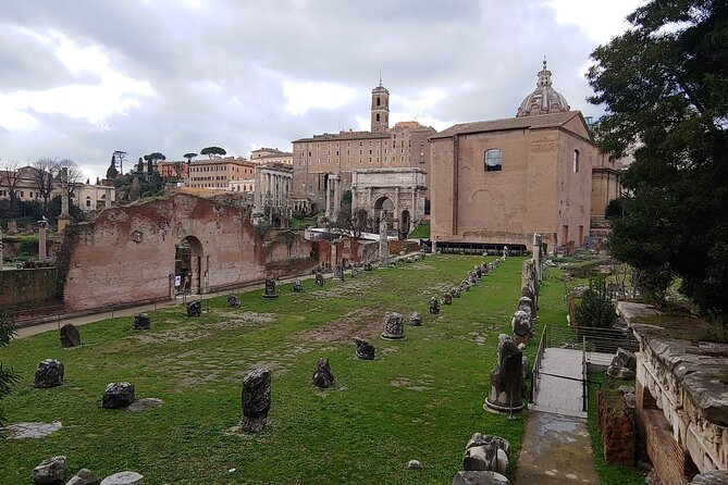 Roman Forum & Palatine Hill Guided Tour - Headsets and group size: why the audio matters on crowded ruins