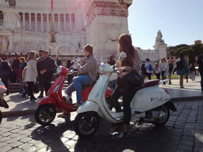 Rome: 125cc Vespa Primavera 24-, 48-, or 72-Hour Rental - Gear you get: helmets, windshield, top case, locks