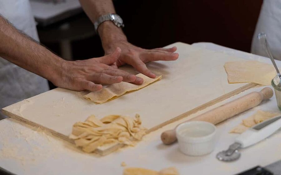 Rome: 3-in-1 Fettuccine, Ravioli, and Tiramisu Cooking Class - Ravioli: the “from dough to filling” part of the workshop