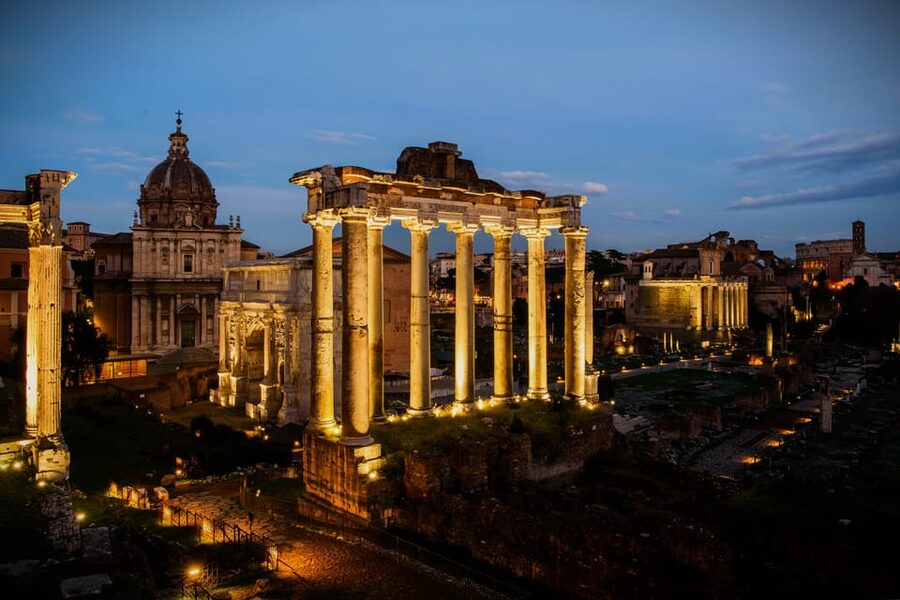 Rome: Ancient Rome Night Tour - Why a night walk from the Vittoriano just works in Rome