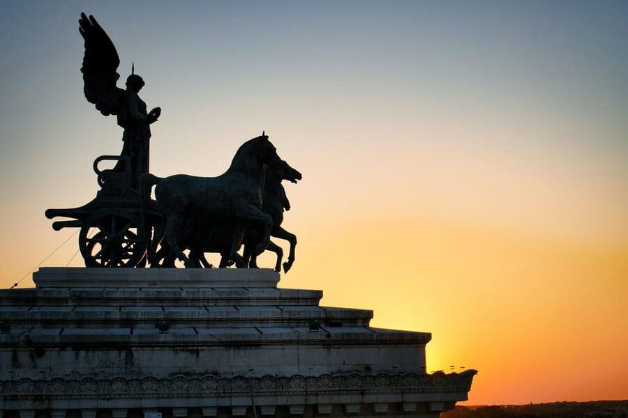 Rome: Ancient Rome Night Tour - Meeting at Altare della Patria and the small-group rhythm you’ll want