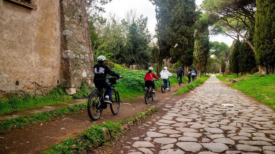 Rome: Appian Way Aqueducts Bike Tour (UPG Catacombs & Lunch) - Parco degli Acquedotti: six aqueducts, one powerful water story