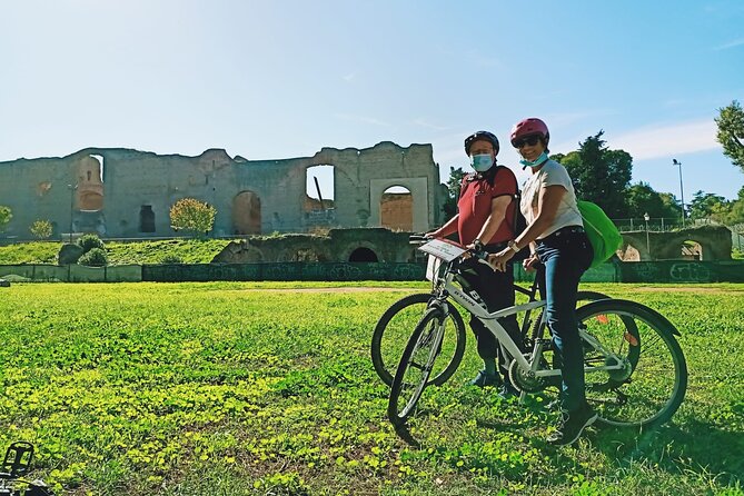 Rome: Appian Way, Aqueducts & Catacombs (Small Group or Private) - Appian Way by e-bike, Roman basolato in the real world