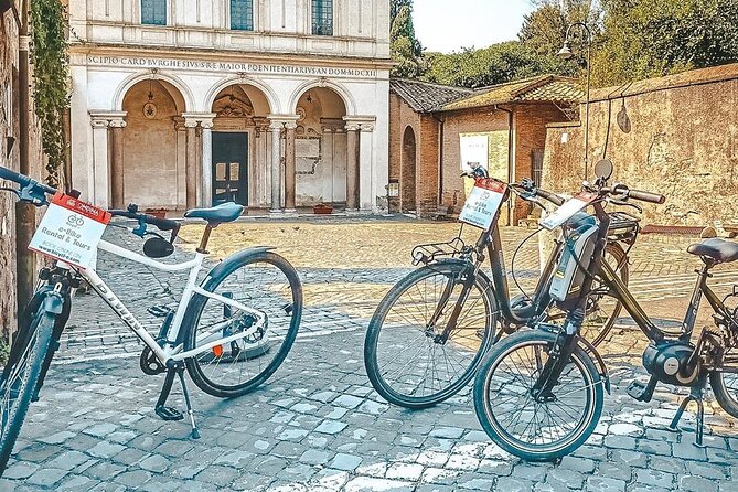 Rome: Appian Way, Aqueducts & Catacombs (Small Group or Private) - Group size, guide personality, and why it matters on this route