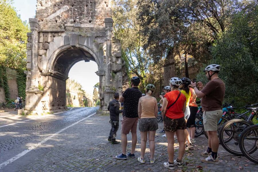 Rome: Appian Way & Aqueducts E-Bike Tour (Catacombs & Food) - Villa of Maxentius and Cecilia Metella: ruin stops that make sense on a bike