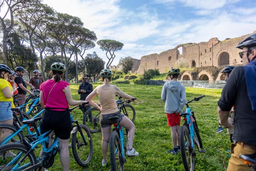Rome: Appian Way & Aqueducts E-Bike Tour (Catacombs & Food) - Food option: lunch or aperitivo with Roman flavors