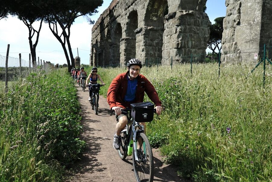 Rome: Appian Way, Catacombs & Roman Aqueducts Top EBike Tour - Aurelian Walls to the First Big Views