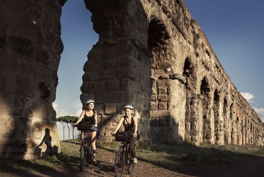 Rome: Appian Way & Roman Aqueducts Guided E-Bike Tour - Aqueducts through Parco degli Acquedotti: where the views get long
