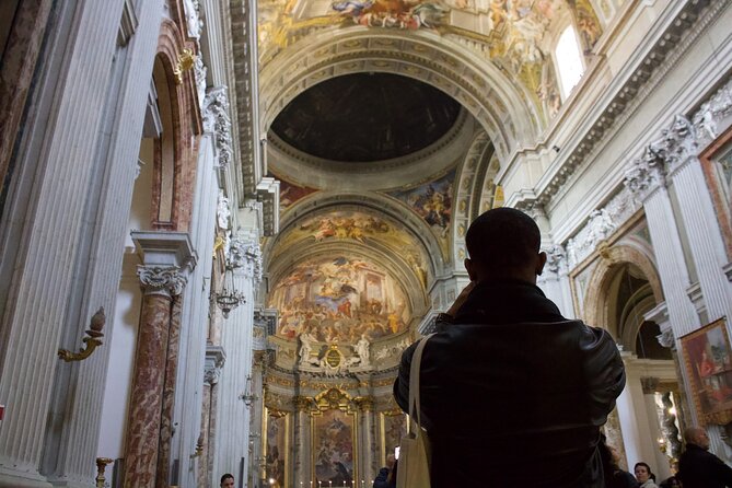 Rome at Night: Small Group Guided City Walking Tour - Guides You Might Get, and Why It Matters