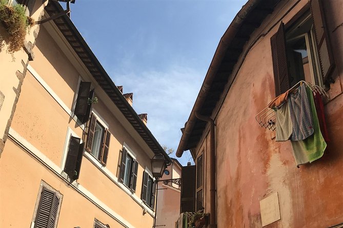 Rome at Sunrise Walking Tour: Pantheon Trevi Fountain & Breakfast - Entering the Pantheon: church, tombs, and why timing is everything