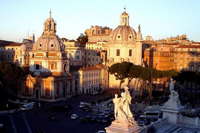 Rome at Sunrise Walking Tour: Pantheon Trevi Fountain & Breakfast - Piazza della Rotonda and the breakfast that makes the tour feel local