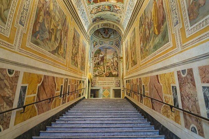 Rome: Between Holy Doors Small Group Walking Tour - Why “Holy Doors” works better when you skip the tourist track