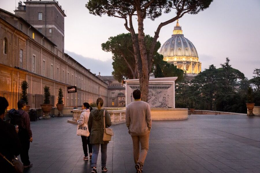 Rome: Breakfast & Tour of Vatican Museums & Sistine Chapel - Tips to get the best 3-hour morning out of it