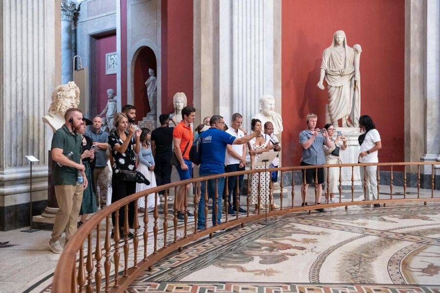 Rome: Breakfast & Tour of Vatican Museums & Sistine Chapel - Sistine Chapel timing, rules, and why headsets matter