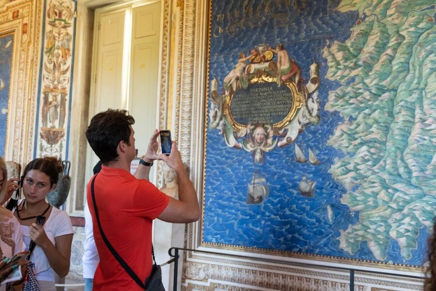 Rome: Breakfast & Tour of Vatican Museums & Sistine Chapel - Guide styles that kept people smiling: Christian, Cosimo, Sophia, and Maria Rosaria