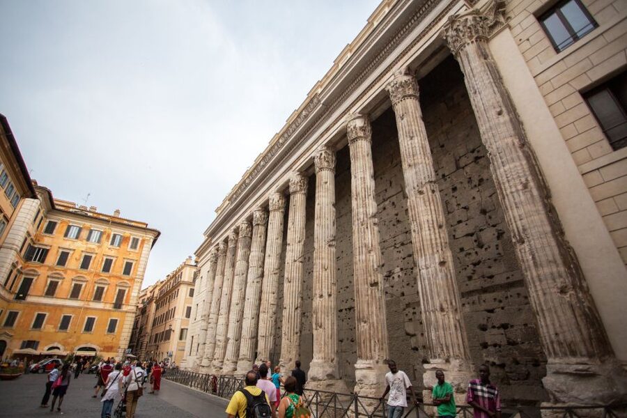 Rome by Night: 3-Hour Guided Walking Tour - The Colosseum floodlight moment: what you should expect (and what you won’t)