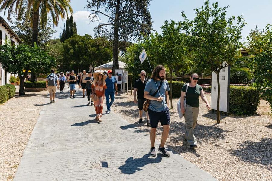 Rome: Capuchin Crypts and Catacombs Tour with Transfers - Pacing, comfort rules, and how to dress for the day