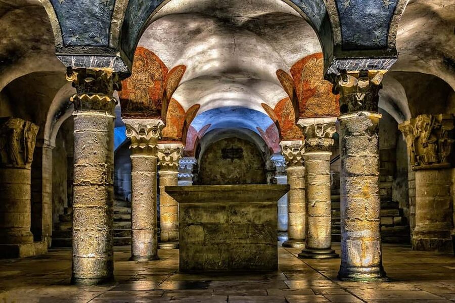 Rome: Capuchin Crypts and Museum Ticket and Tour - The 30-meter corridor and the six-room rhythm