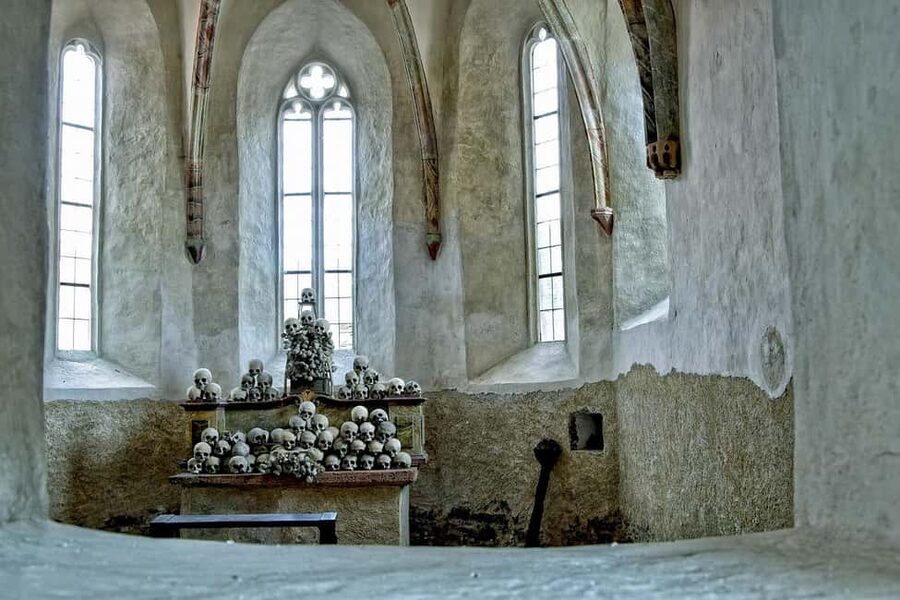 Rome: Capuchin Crypts and Museum Ticket and Tour - From the Museo e Cripta dei Frati Cappuccini to the first underground rooms