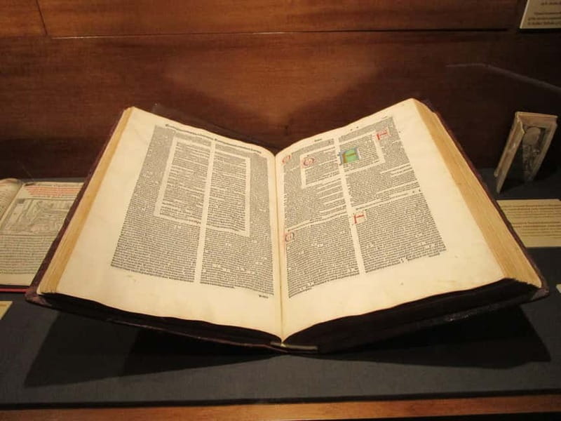 Rome: Capuchin Crypts Guided Tour with Audio Guide Option - Via Vittorio Veneto Start: Getting In Fast and Not Getting Stuck