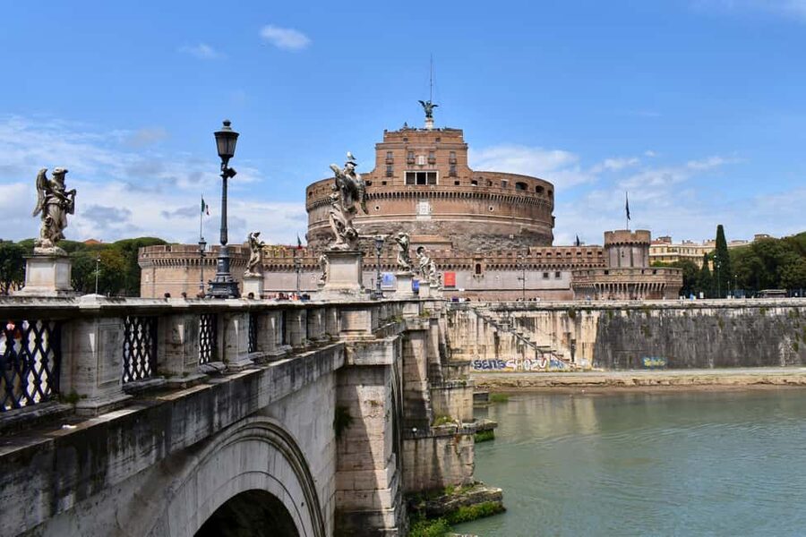Rome: Castel Sant'Angelo Entry Ticket & Audio App - Using the smartphone audio guide without getting frustrated
