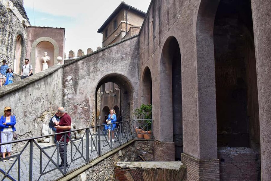 Rome: Castel Sant'Angelo Entry Ticket & Audio App - Getting there and finding the entrance at Lungotevere Castello