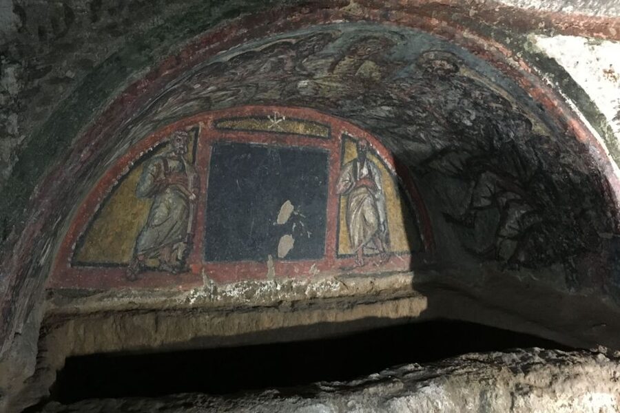 Rome: Catacombs and Capuchin Crypt Guided Tour with Transfer - What to wear and what to avoid in the crypts