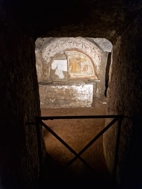 Rome: Catacombs Express ENGLISH Guided Tour - SKIP THE LINE - Burial rites and the shift from pagan Rome to Holy Rome