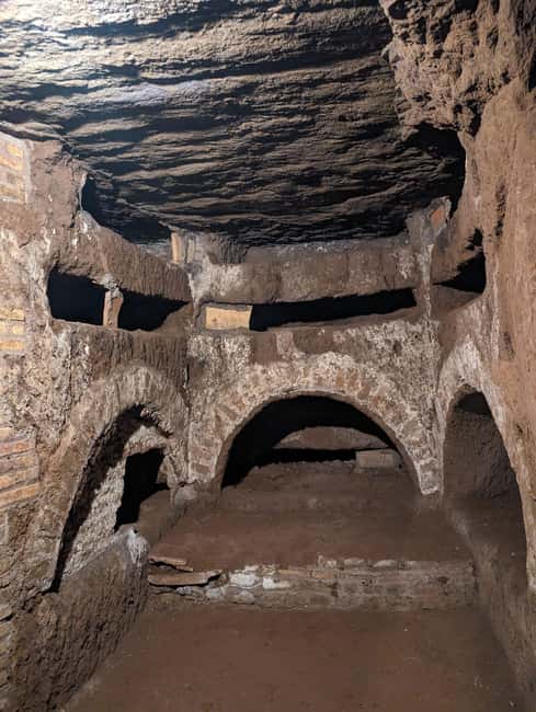 Rome: Catacombs Skip-the-Line Tour in English - First stop: Via delle Sette Chiese, 282, and how to show up ready