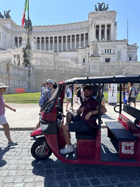 Rome: City Highlights E-Tuk Tuk Tour - Piazza Venezia and the Pantheon, Two Stops That Set the Tone