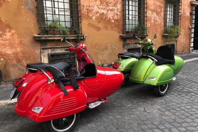 Rome City Highlights & Hidden Gems: Vespa Sidecar Guided Tour - Meeting point, helmets, and how the guide keeps you informed