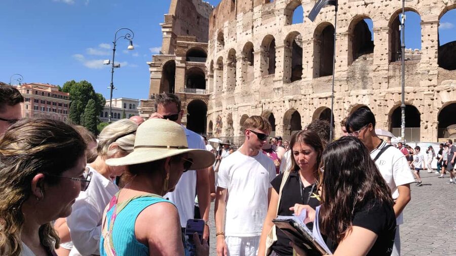 Rome: Colosseum Access with Official App & Arena Option - The Official Video Guide on Your Phone: How It Works in Real Life