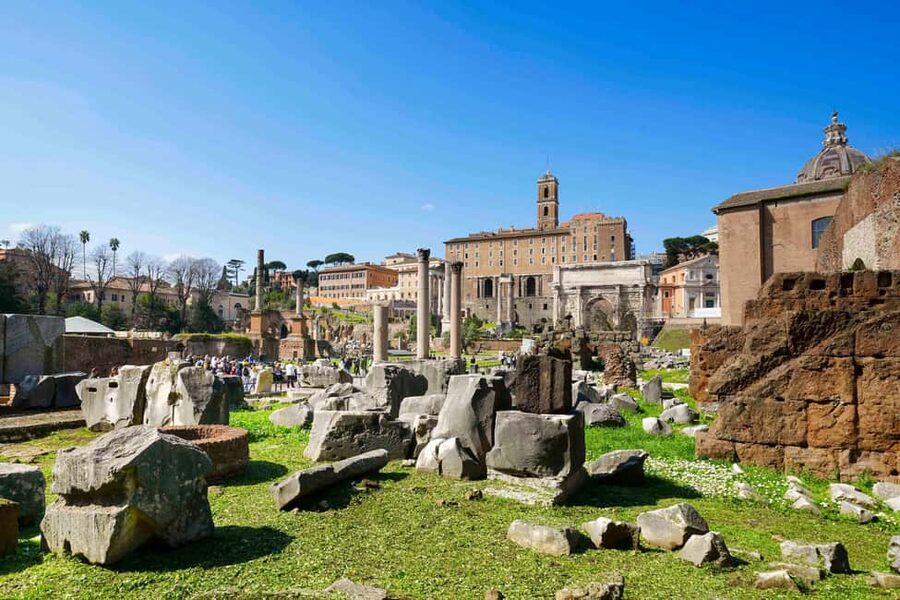 Rome: Colosseum Arena Floor, Palatine & Forum Guided Tour - Group size, languages, and how to pick the right departure