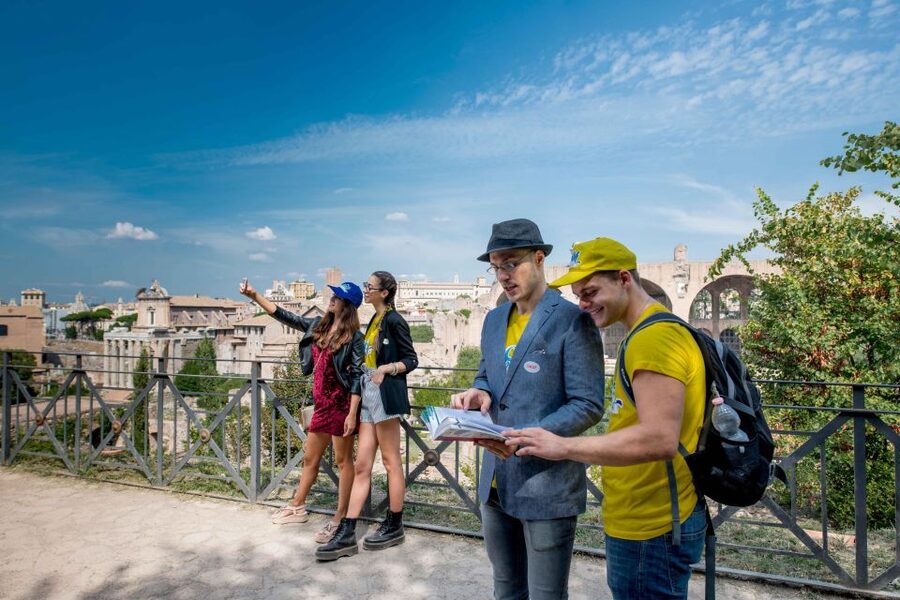 Rome: Colosseum Arena, Forum & Palatine Hill Guided Tour - Palatine Hill Climb: Views, Villas, and the First Neighborhoods of Power