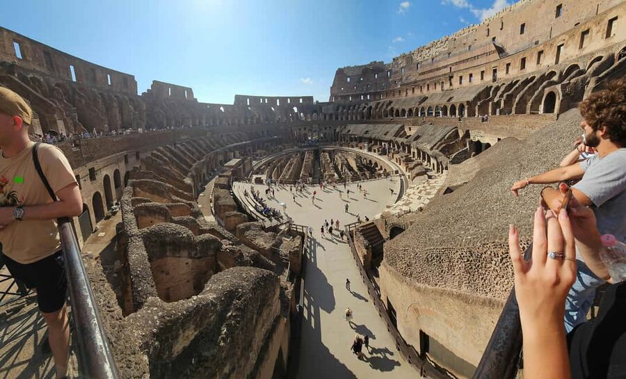 Rome: Colosseum Arena, Roman Forum, and Palatine Hill Tour - Palatine Hill: Imperial Residences and Big Views