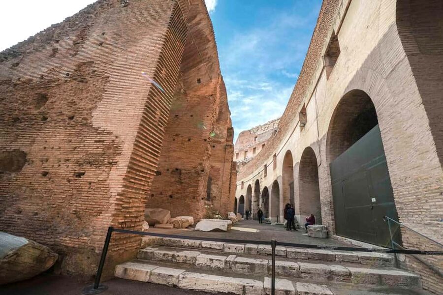 Rome: Colosseum Arena, Roman Forum & Palatine Hill VIP Tour - Headsets, Small Groups, and Listening in Crowds