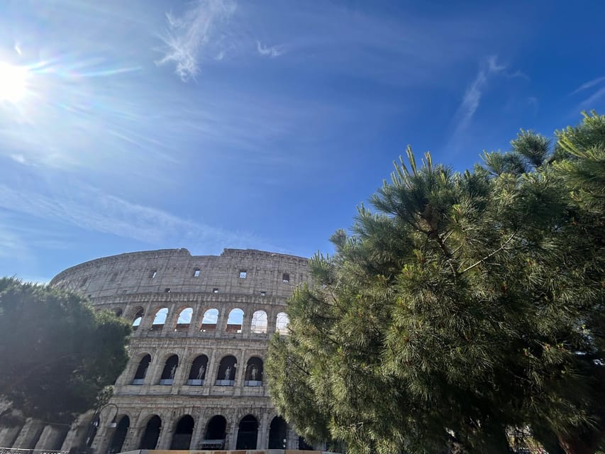 Rome: Colosseum Arena, Roman Forum & Palatine Tour - Guides, pacing, and the small-group advantage