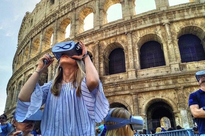 Rome: Colosseum Entrance and Virtual Reality Experience - Meeting at the Arch of Constantine, finding the black flag, and avoiding late surprises