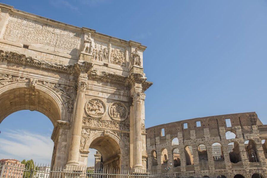 Rome: Colosseum Experience with Host and Audio Guide - Palatine Hill at the end: panoramic Rome and the elite’s address